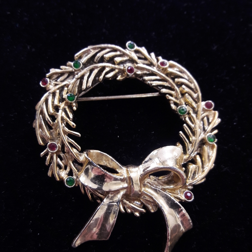 Vintage Christmas pin Tanger